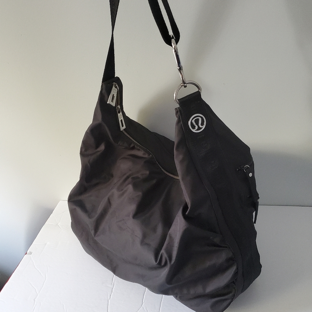 Lululemon messenger bag